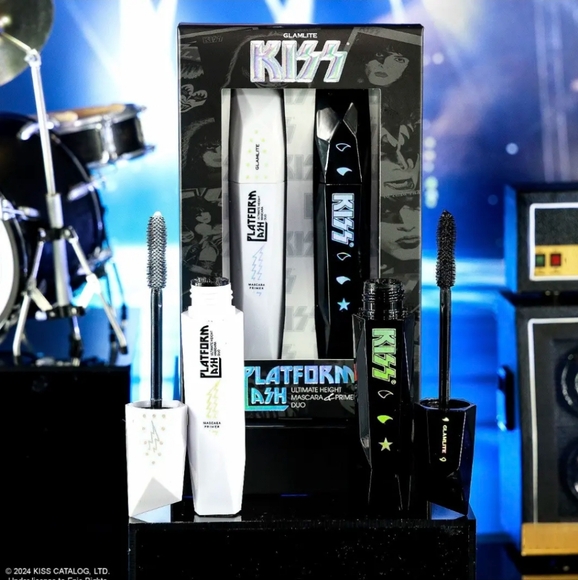 Glamlite x KISS Makeup Set - Picture 9 of 14